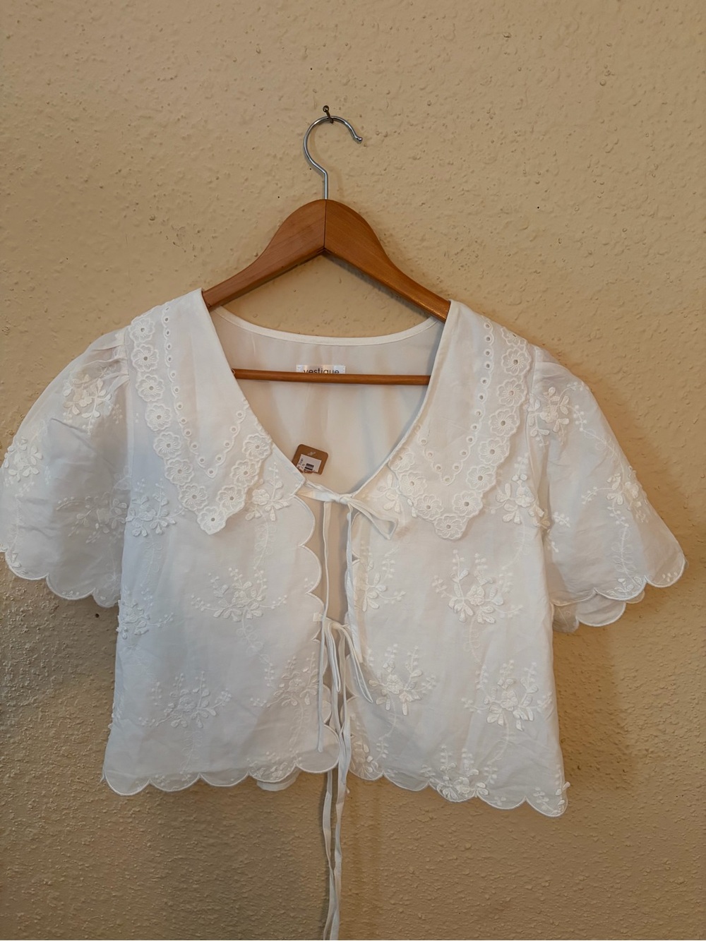 vestique White Eyelet Tie-Front Cropped Blouse